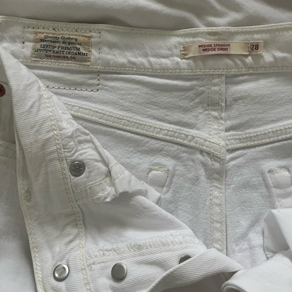 Levi's Premium White wedgie Straight Leg Jeans